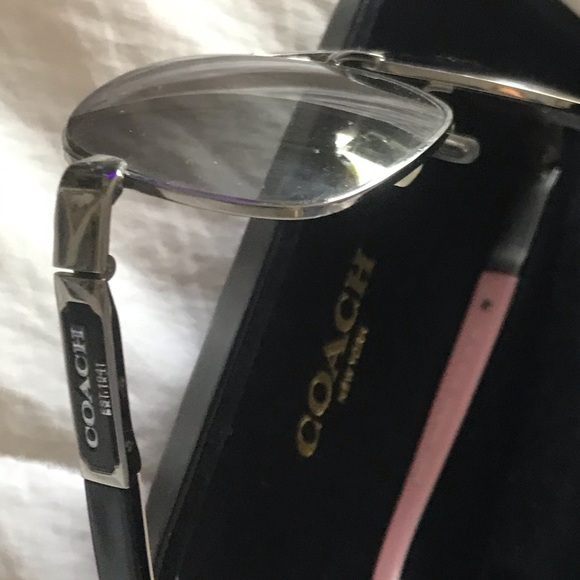 Coach Pink and Black Sunglasses 
New no flaws
Authentic nose piece hard case - Picture 7 of 10